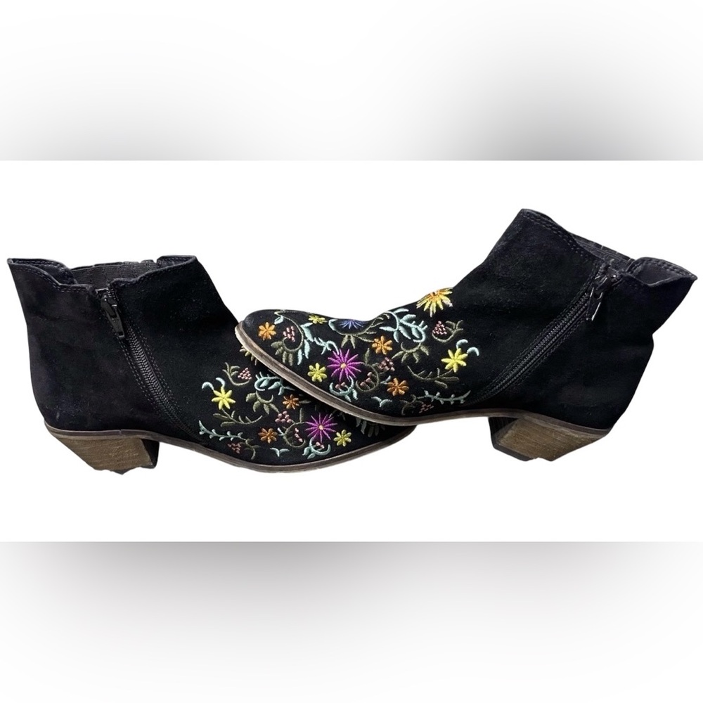 Diba Embroidered Floral Ankle Booties Black Suede Boho Western Size 7.5 - Picture 5 of 7